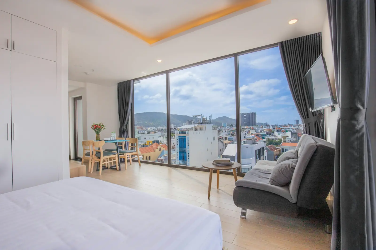 Panorama Suite — Bedroom