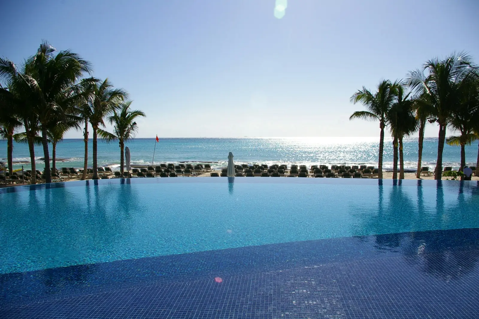 Poolside Suite — Pool deck